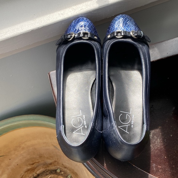 AGL Ladies Dark Navy Shoe - Picture 2 of 3